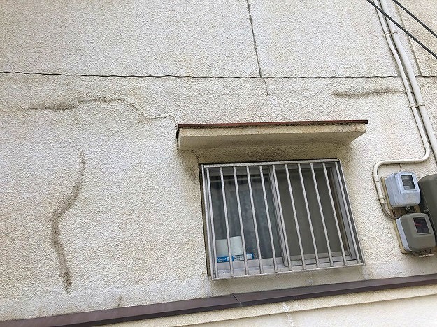 加古川市のひび割れしていた外壁
